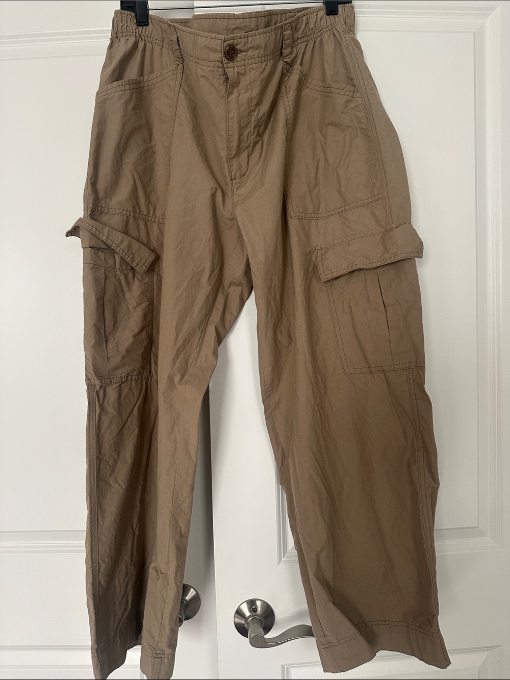 Old Navy Wide-Leg Cargo Pants in Tan